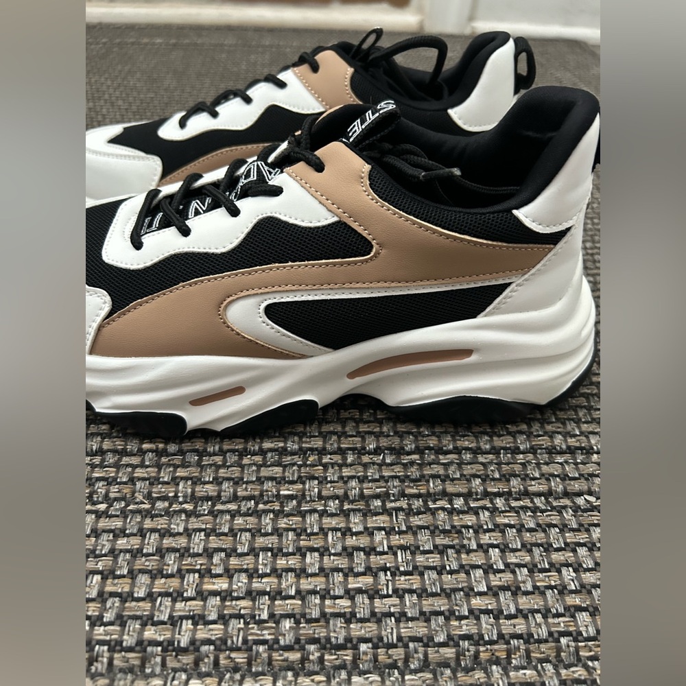 Steve Madden Women’s US 6.5 Possession Chunky Sneakers Black White Beige